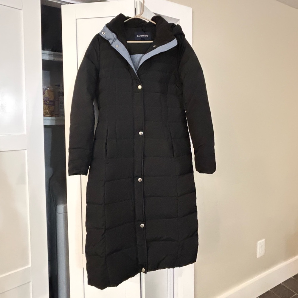 Lands End Women's Black Hooded Puffer Coat